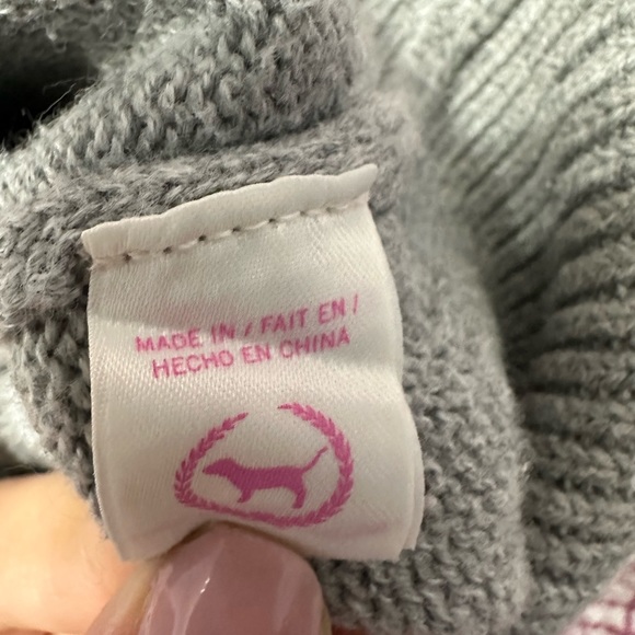 5/$20🛍️ PINK Victoria Secret Grey Gun-Metal Studded Cardigan Size XS - Picture 8 of 10